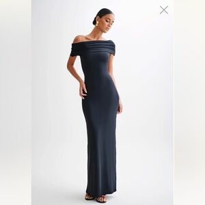 Cassandra Off Shoulder Slinky Maxi Dress - Black
Size: S